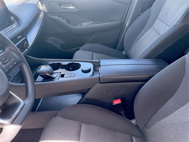 2024 Nissan Rogue SV photo 10