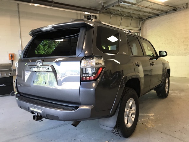2021 Toyota 4Runner SR5 4WD photo 3