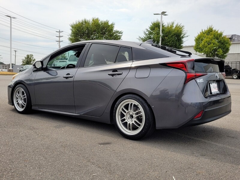 2019 Toyota Prius XLE photo 3