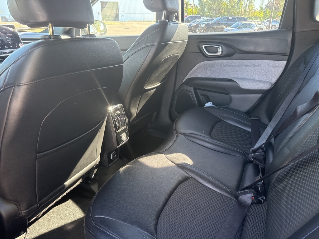 2024 Jeep Compass Latitude photo 19