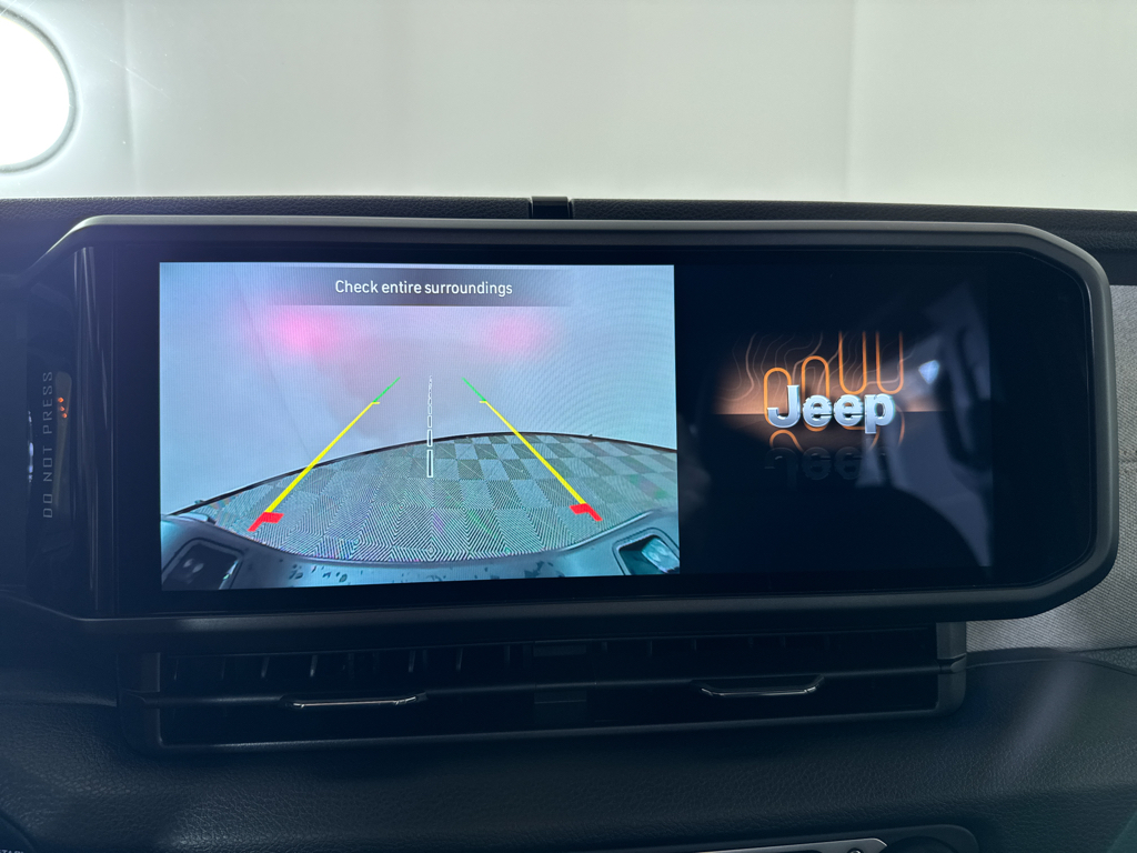 2025 Jeep Gladiator Sport photo 3