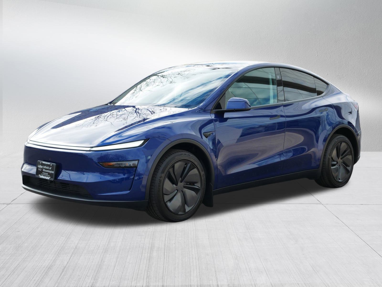 2026 Tesla Model Y Long Range photo 3