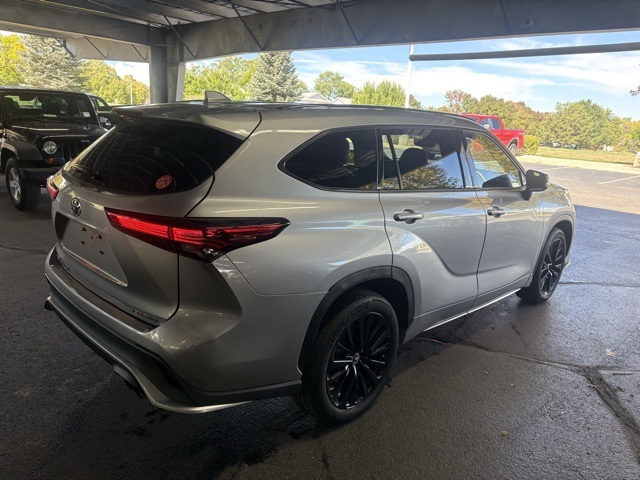 2023 Toyota Highlander XSE photo 4