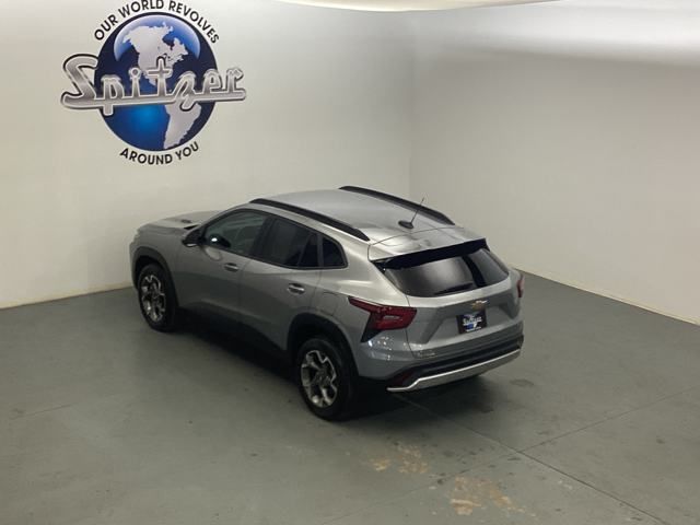 2024 Chevrolet Trax LT photo 12