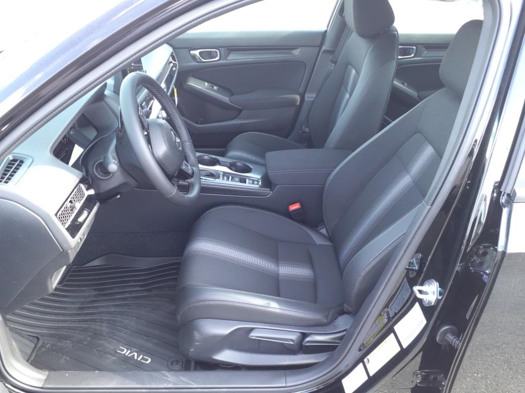 2025 Honda Civic Sport photo 21