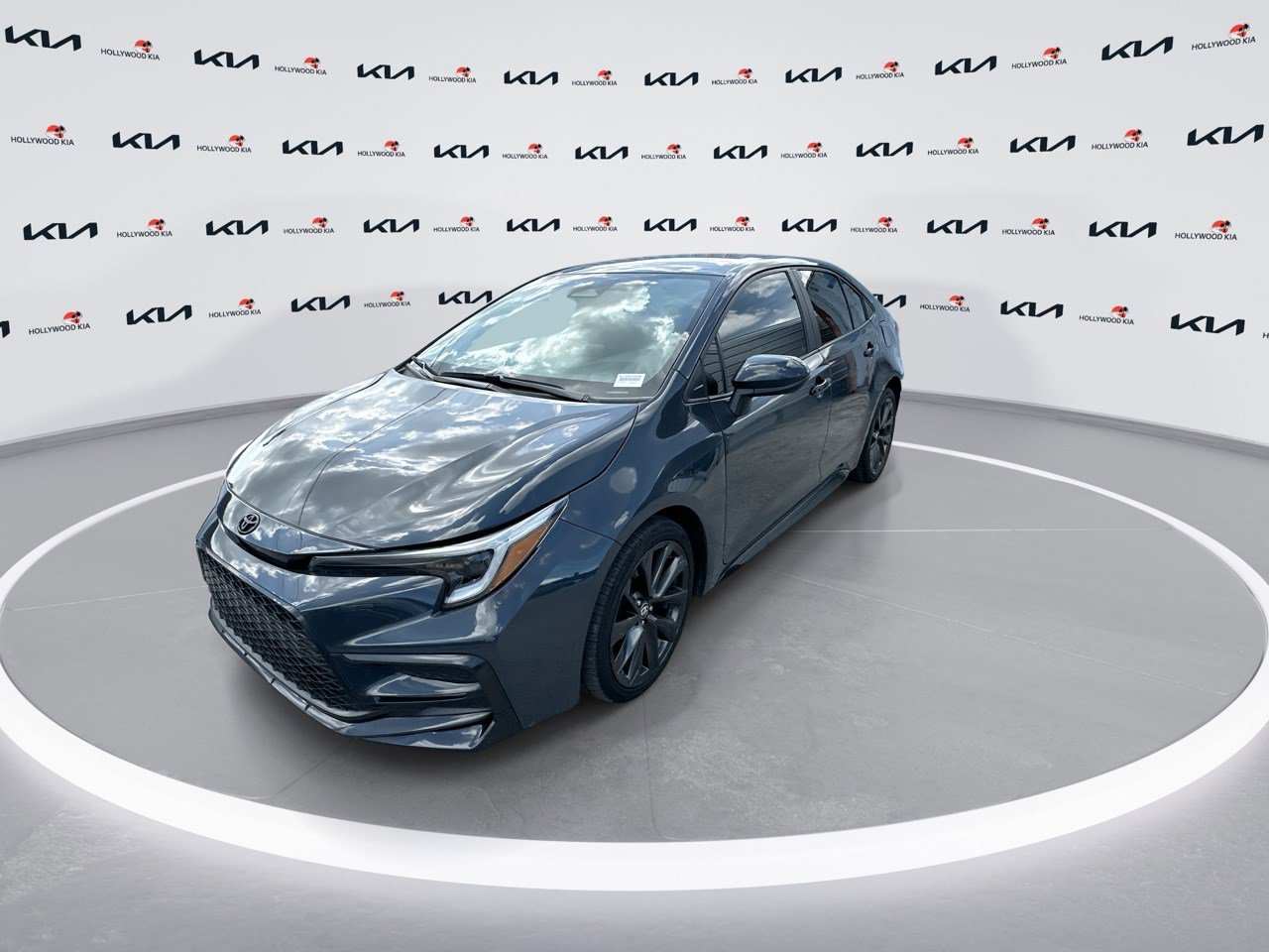 2023 Toyota Corolla SE photo 4