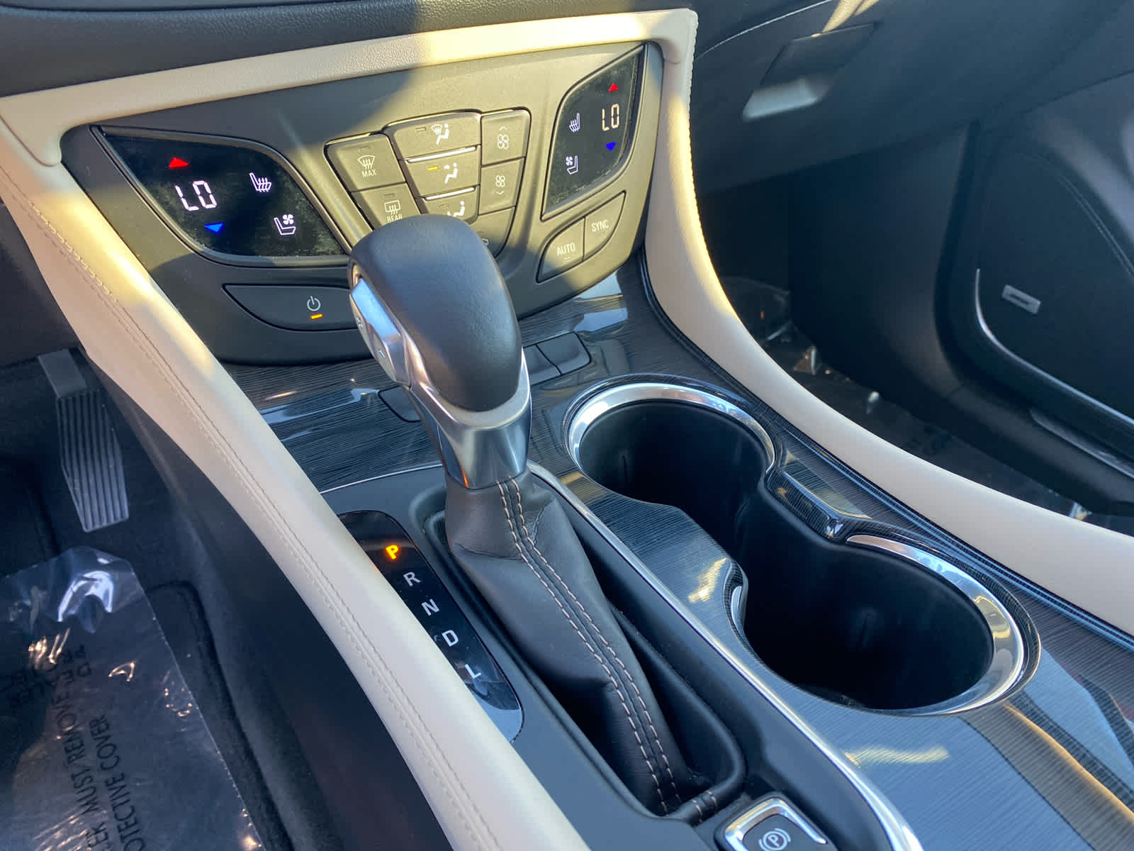 2017 Buick Envision Premium II photo 23