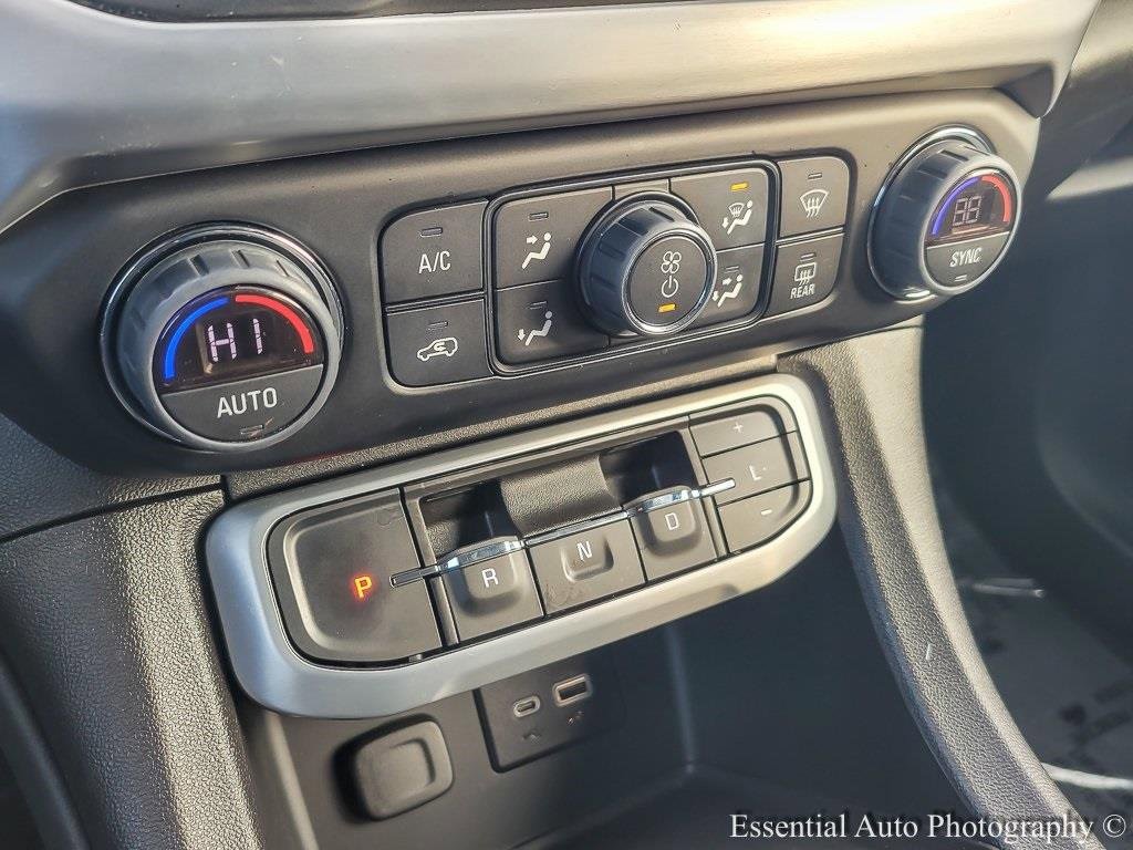 2022 GMC ACADIA - Image 15