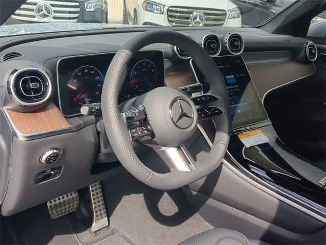 2025 Mercedes Benz GLC 300 4MATIC photo 2