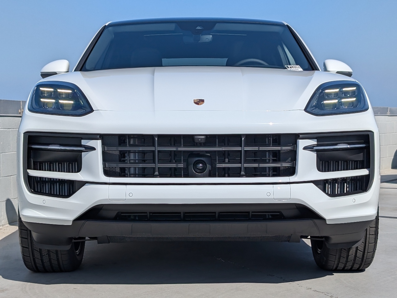 2025 Porsche Cayenne photo 8