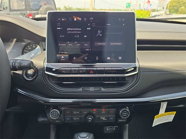 2025 Jeep Compass Latitude photo 17