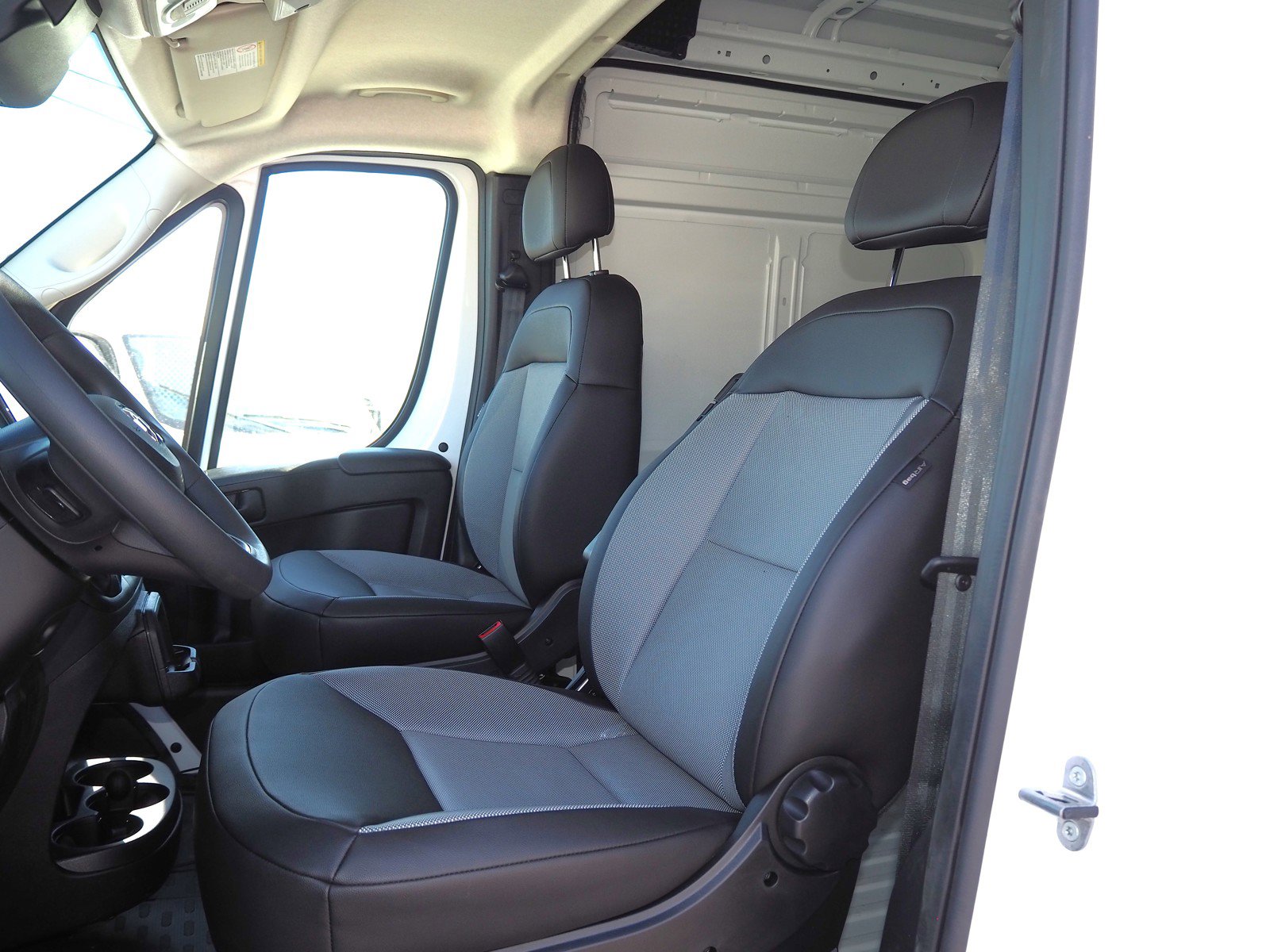 2025 Ram ProMaster 2500 photo 11