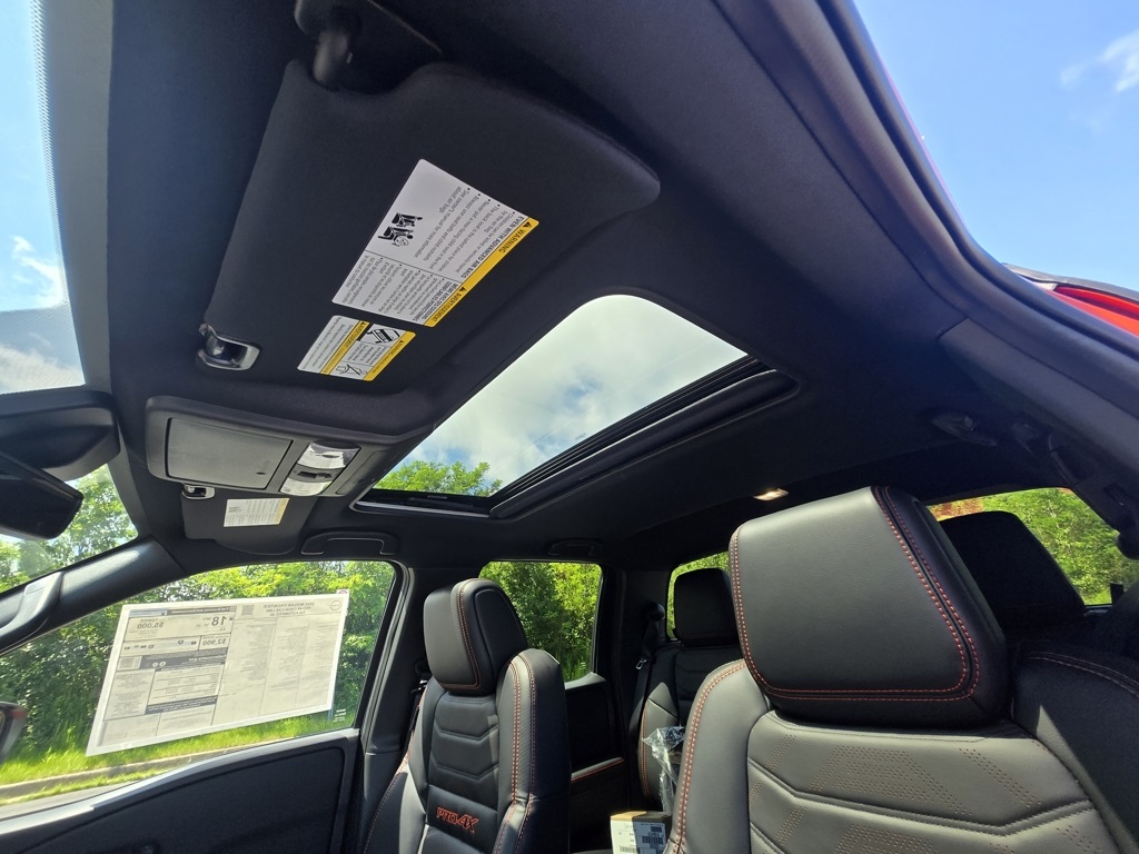 2025 Nissan Frontier PRO-4X photo 10