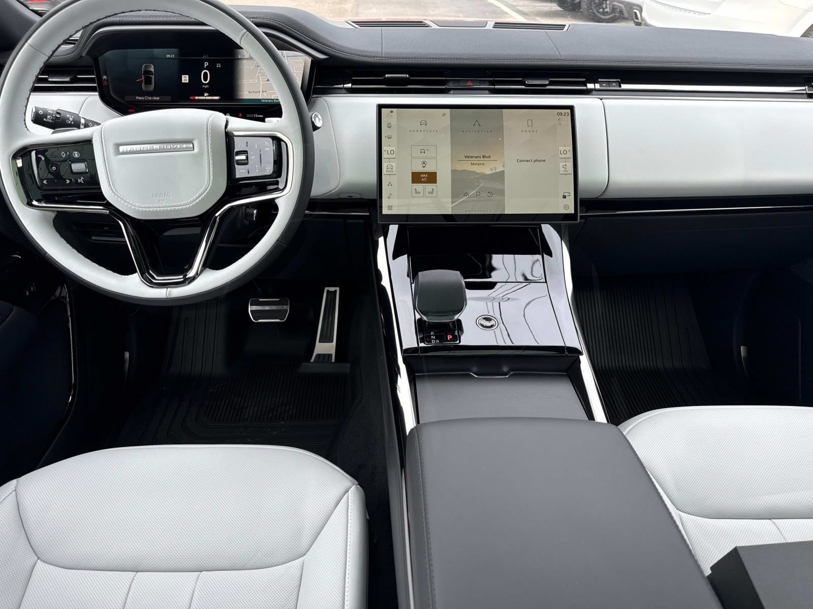 2025 Land Rover Range Rover Sport SE photo 9