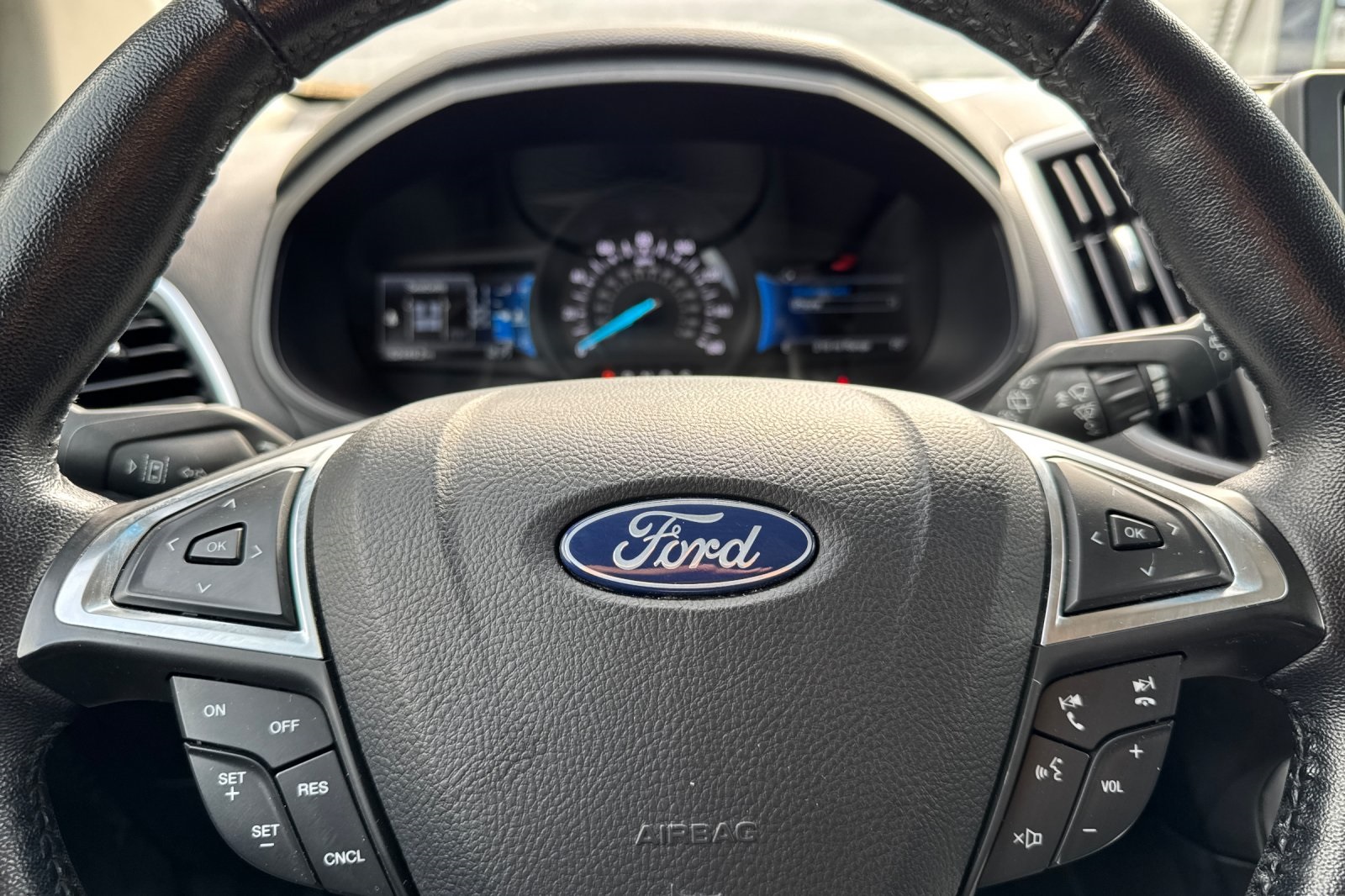 2022 Ford Edge Titanium photo 23