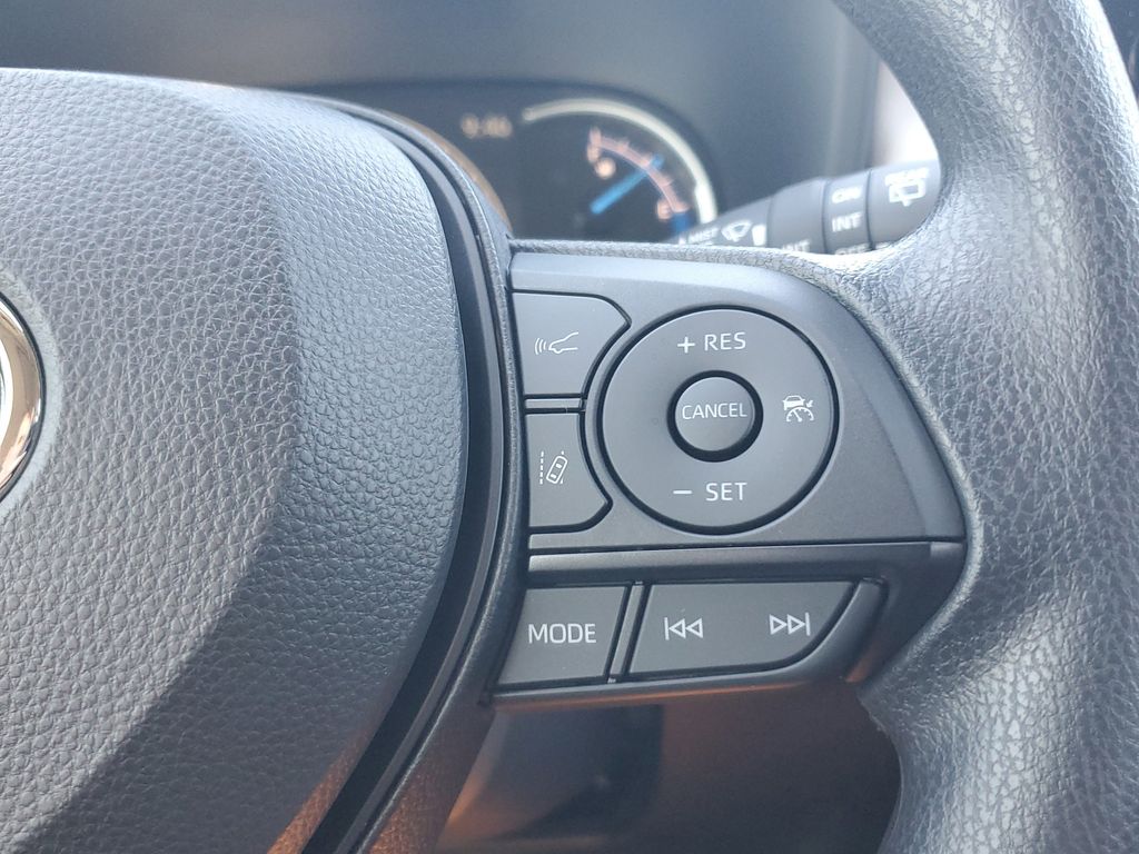 2025 Toyota RAV4 Hybrid XLE photo 26