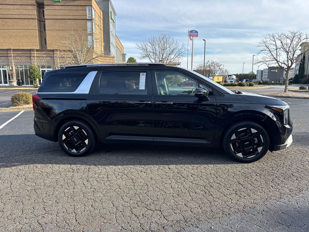 2025 Kia Carnival EX photo 2