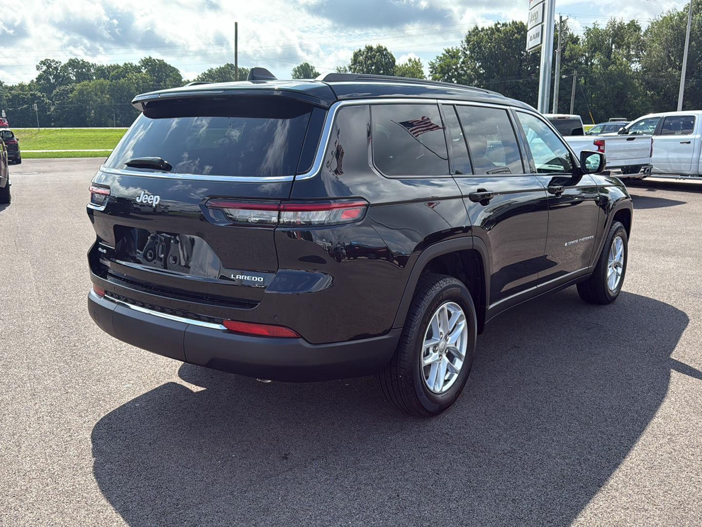 2025 Jeep Grand Cherokee Laredo X photo 18