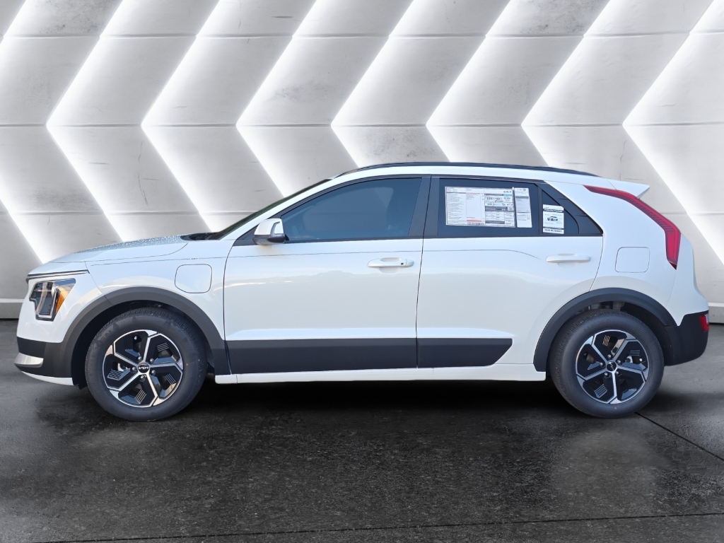 2025 Kia Niro Plug-In Hybrid EX photo 2