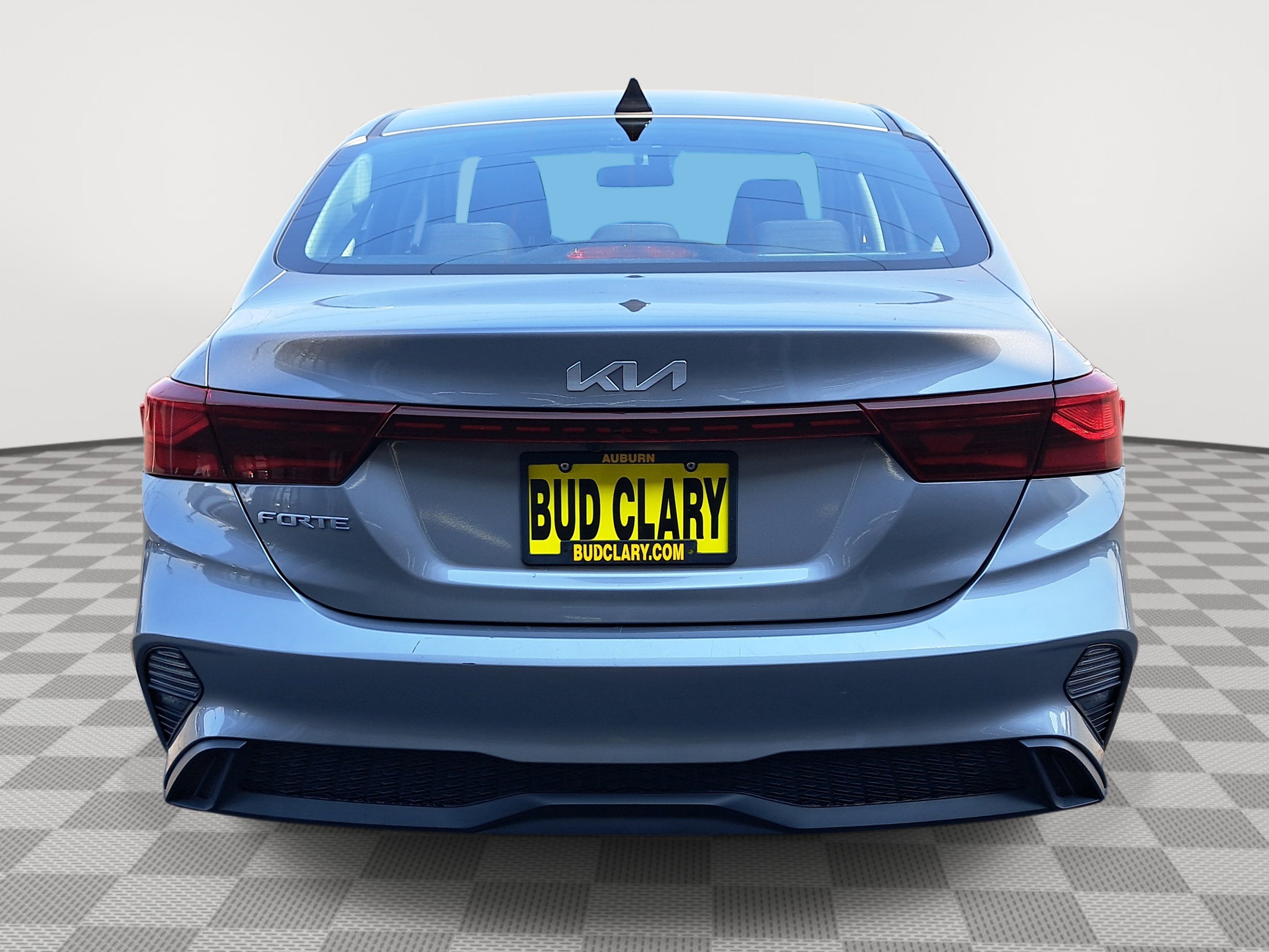 2024 Kia Forte LXS photo 3