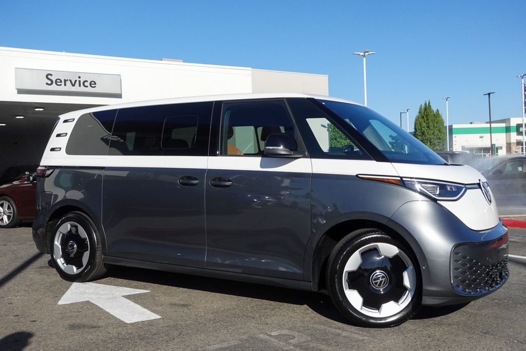 2025 Volkswagen ID. Buzz Pro S photo 2