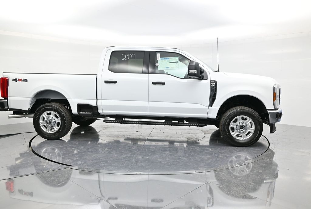 2026 Ford F-350 XLT photo 3