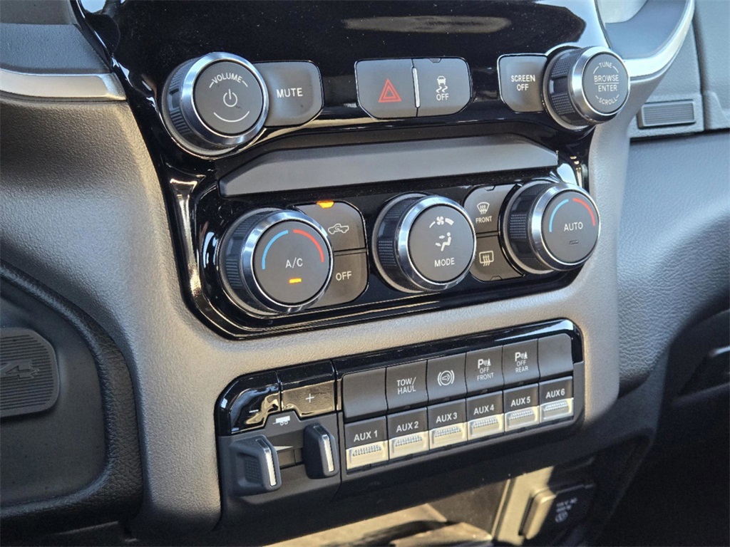 2024 Ram 2500 Big Horn photo 32