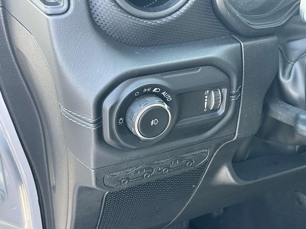 2024 Jeep Wrangler Rubicon photo 23