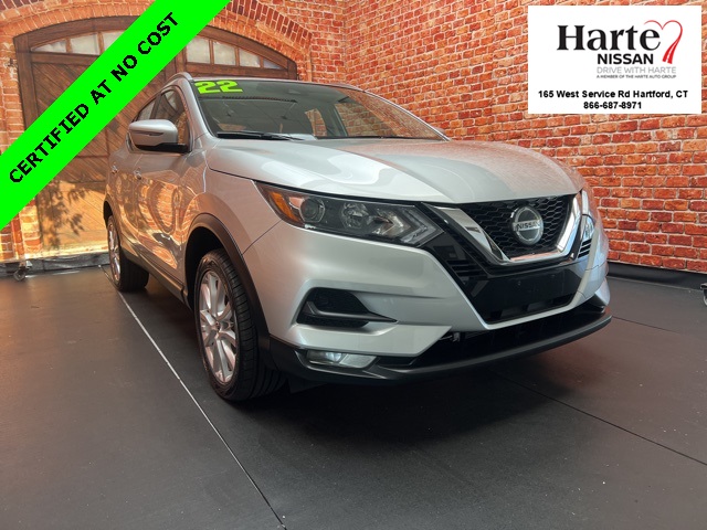 2022 Nissan Rogue Sport SV's photo