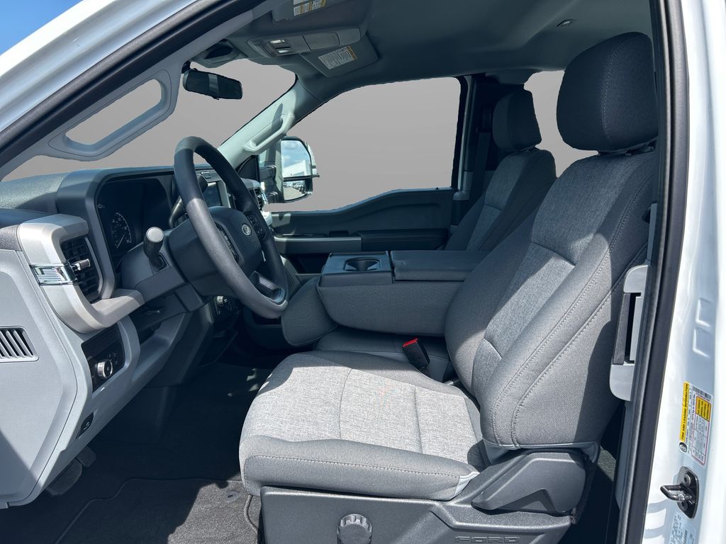 2025 Ford F-350 XL photo 9
