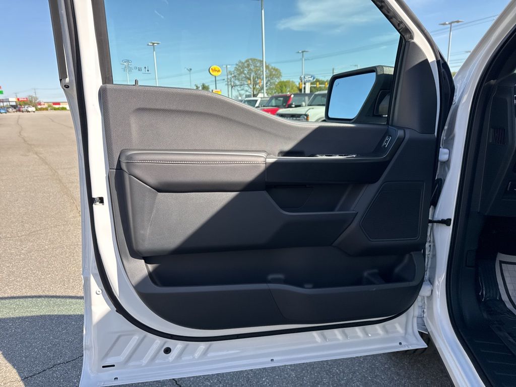 2025 Ford F-150 STX photo 11