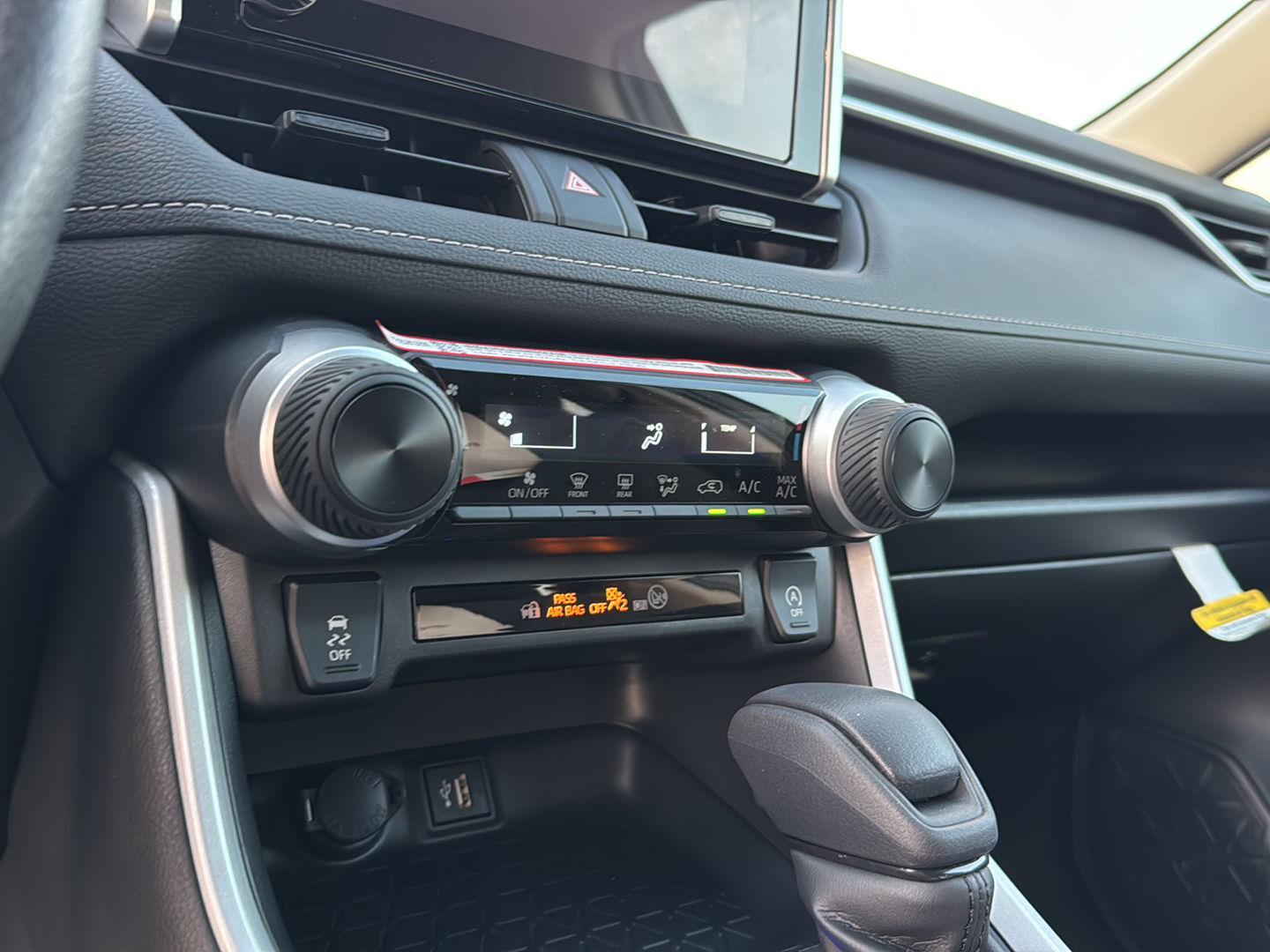 2025 Toyota RAV4 LE photo 17