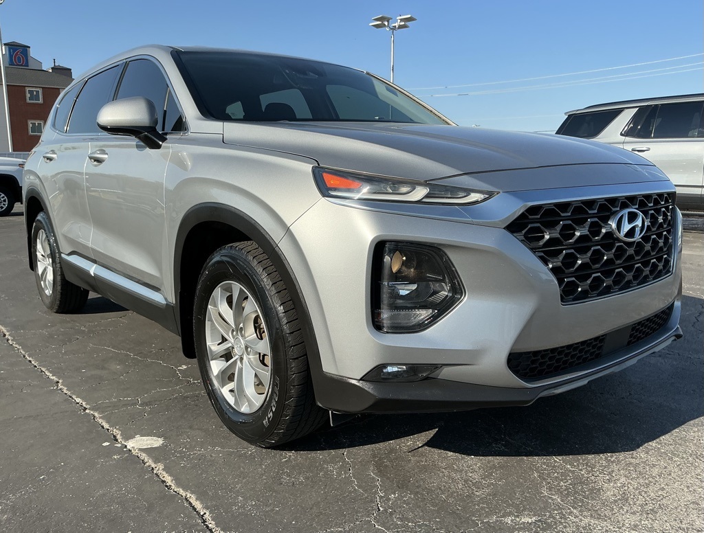 2020 Hyundai Santa Fe SEL photo 3