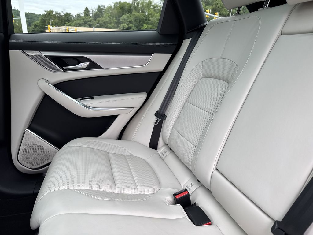 2024 Jaguar F-PACE P250 R-Dynamic S photo 32
