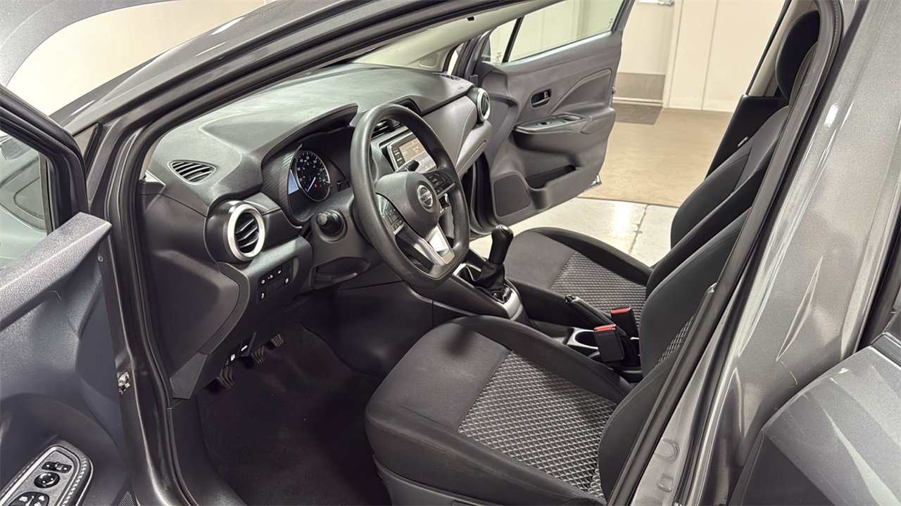 2021 Nissan Versa 1.6 S photo 12