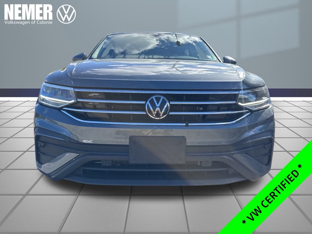 2023 Volkswagen Tiguan SE photo 2