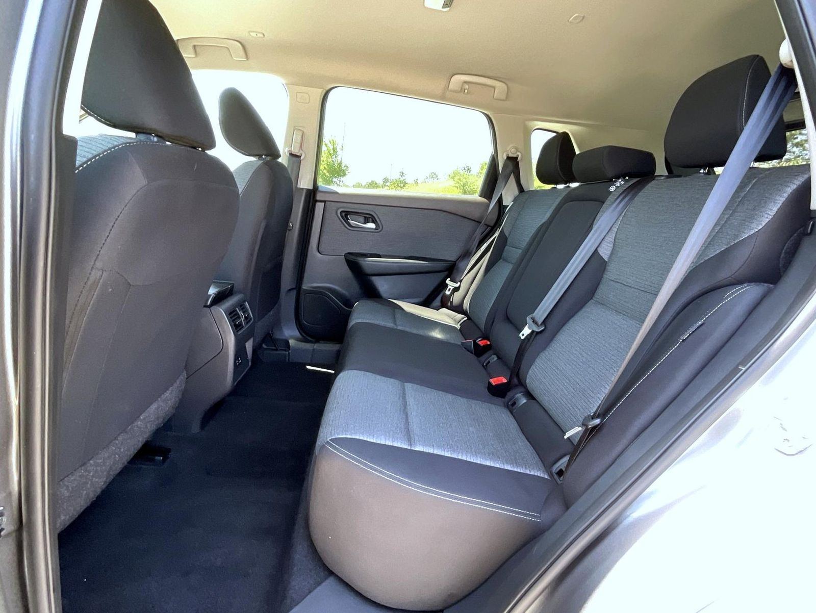 2023 Nissan Rogue SV photo 20