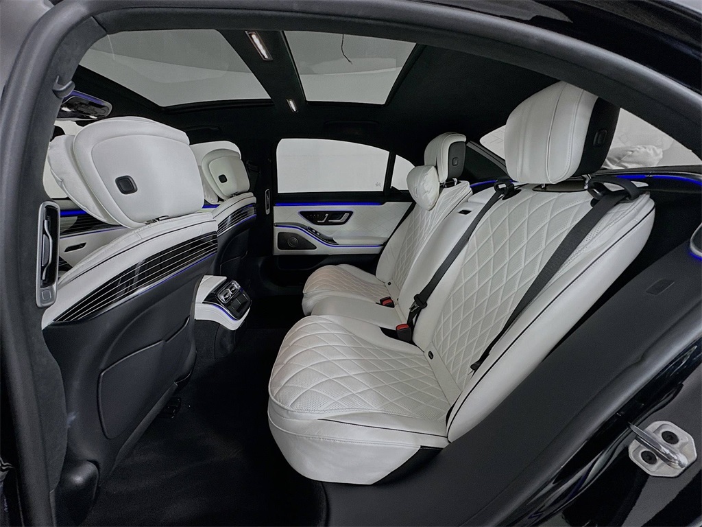 2024 Mercedes Benz S 580e 4MATIC photo 23