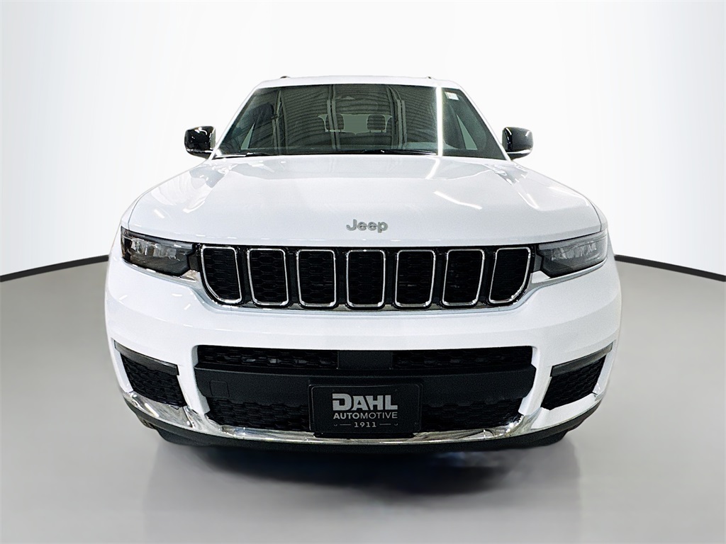 2025 Jeep Grand Cherokee Limited photo 2