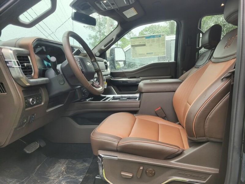 2025 Ford F-250 King Ranch photo 4