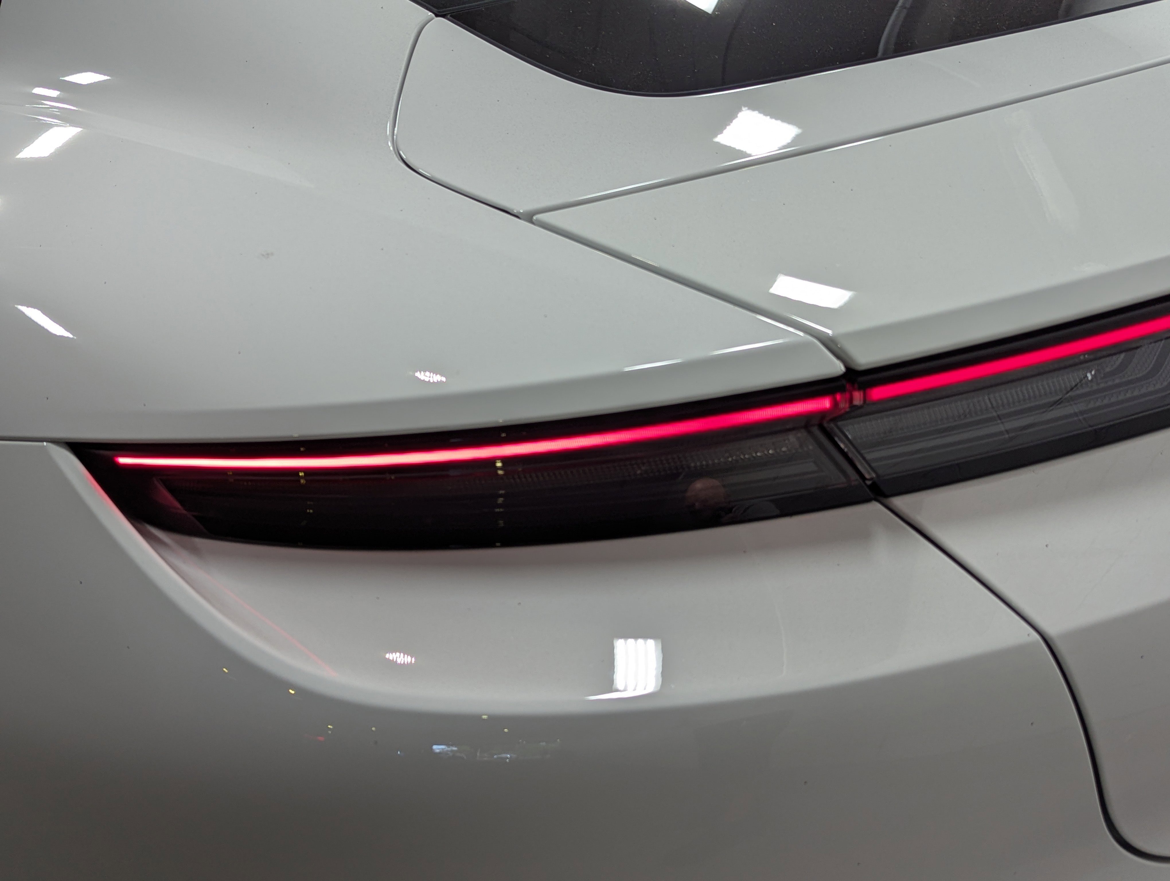 2025 Porsche Taycan photo 3