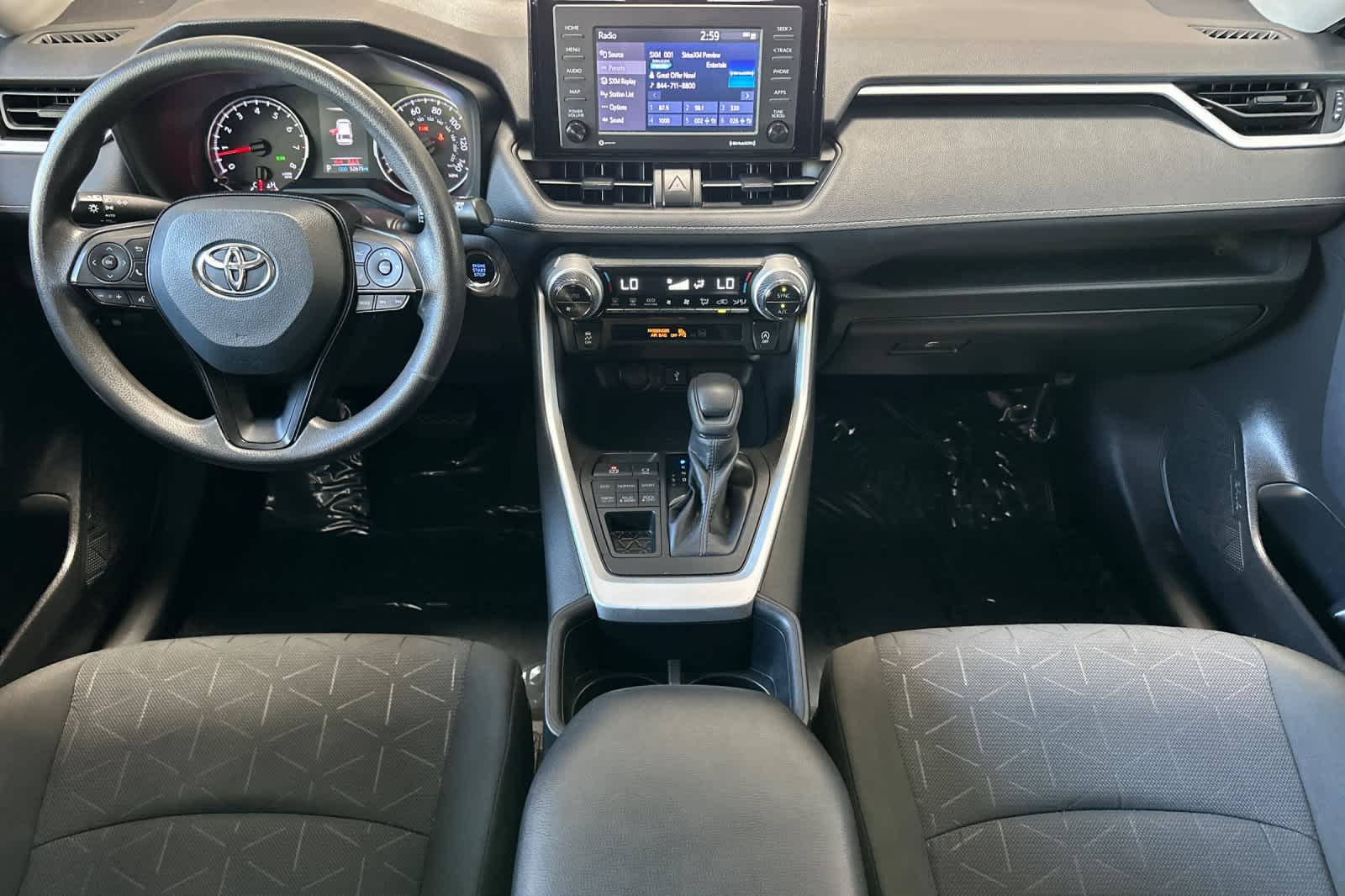 2022 Toyota RAV4 XLE photo 3