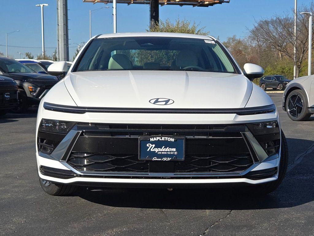 2026 Hyundai Sonata SEL Sport photo 2