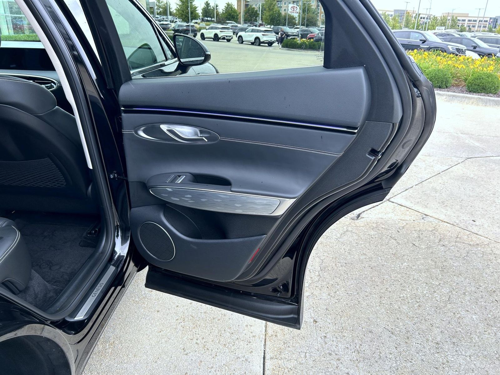 2026 Genesis Electrified GV70 photo 17