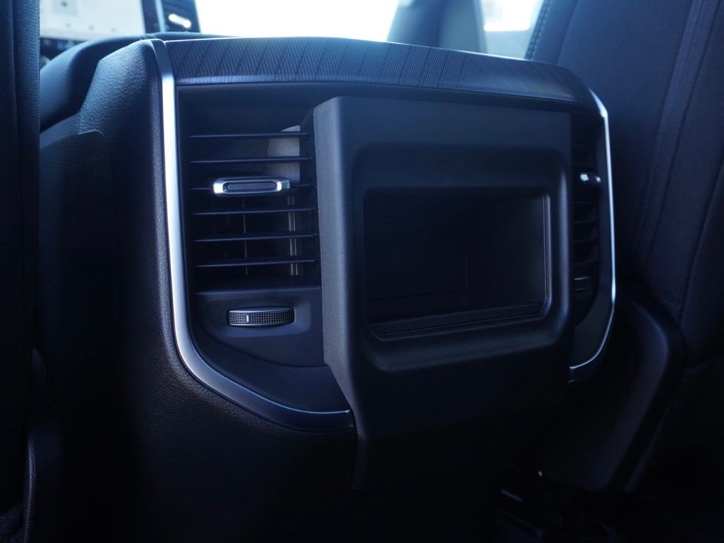 New 2026 Bright White Clear-Coat Exterior Paint RAM Big Horn Sport Appearance Edition image 23