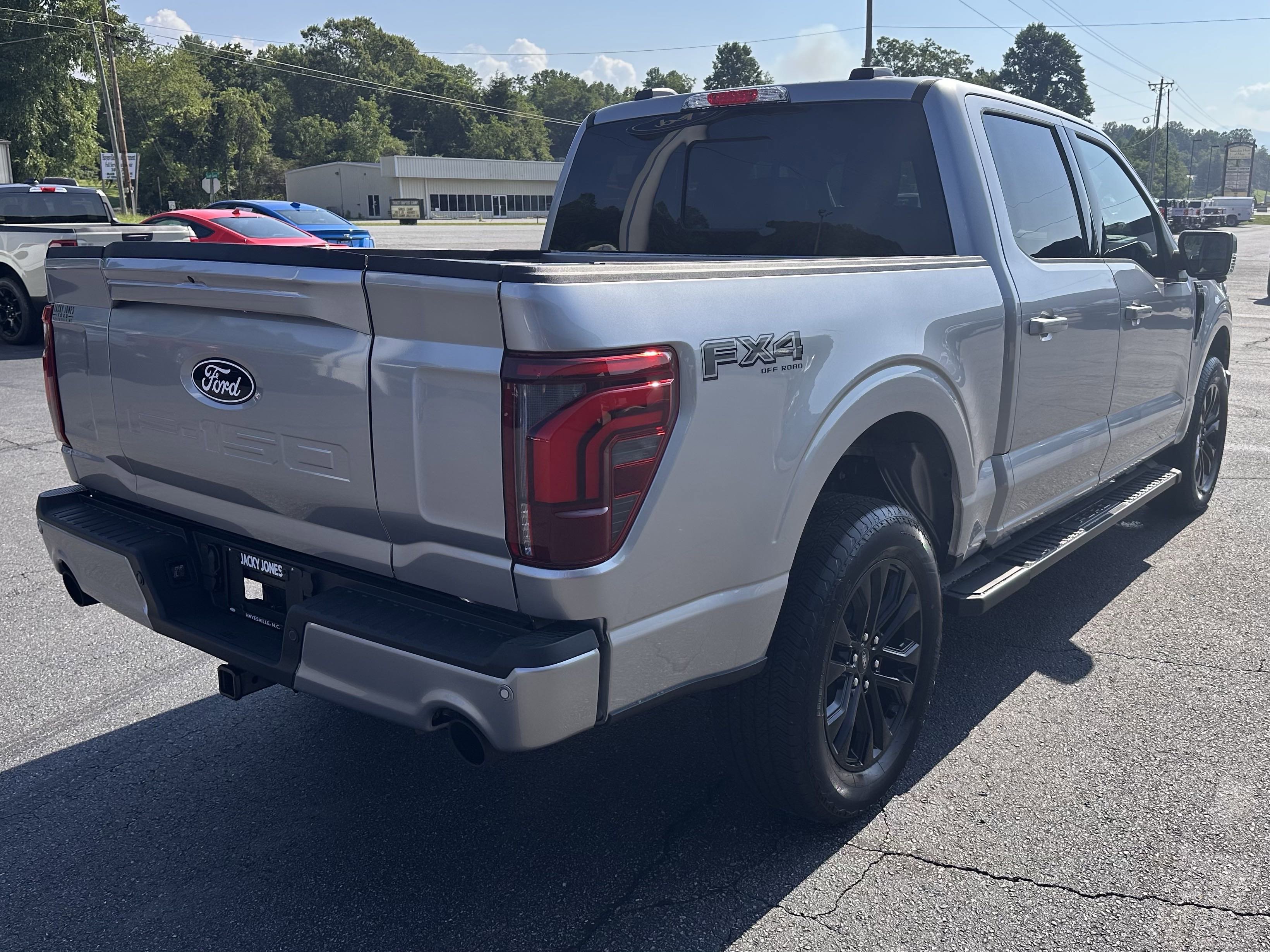 2025 Ford F-150 Lariat photo 2