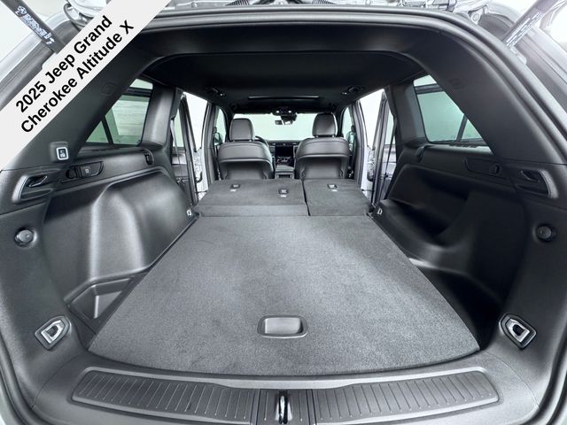 2025 Jeep Grand Cherokee Altitude X photo 26