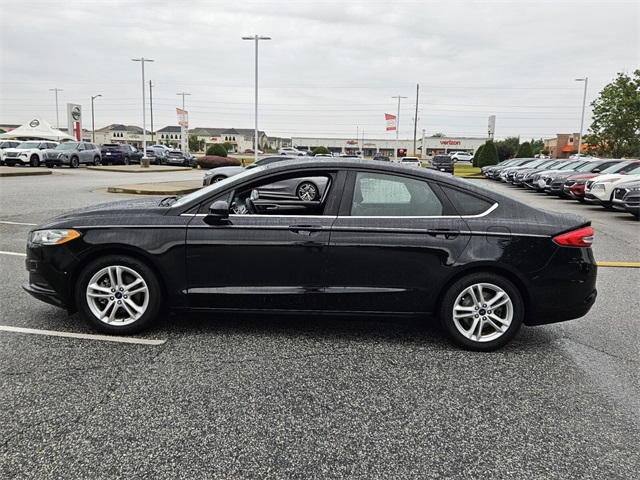2018 Ford Fusion SE photo 3
