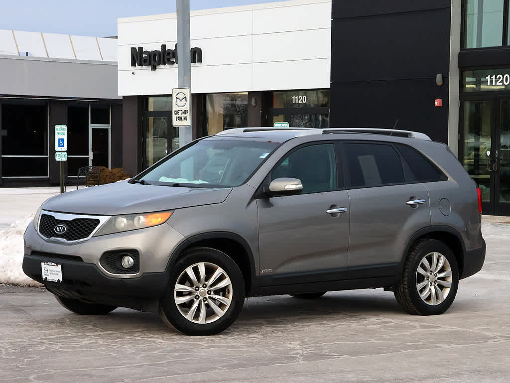Used 2011 Kia Sorento LX with VIN 5XYKTDA26BG136797 for sale in Libertyville, IL
