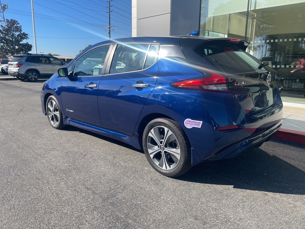 2019 Nissan Leaf SV photo 3